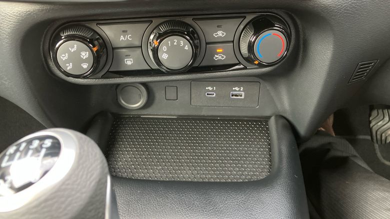 Nissan Juke 1.0 DiG-T Acenta Premium 5dr Petrol Hatchback